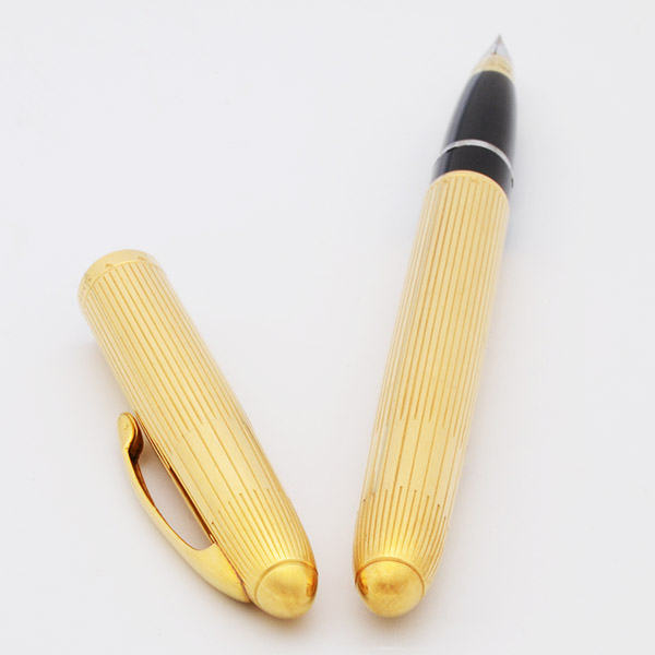 Sheaffer Crest Custom Fountain Pen (France) - 18k Gold Barrel