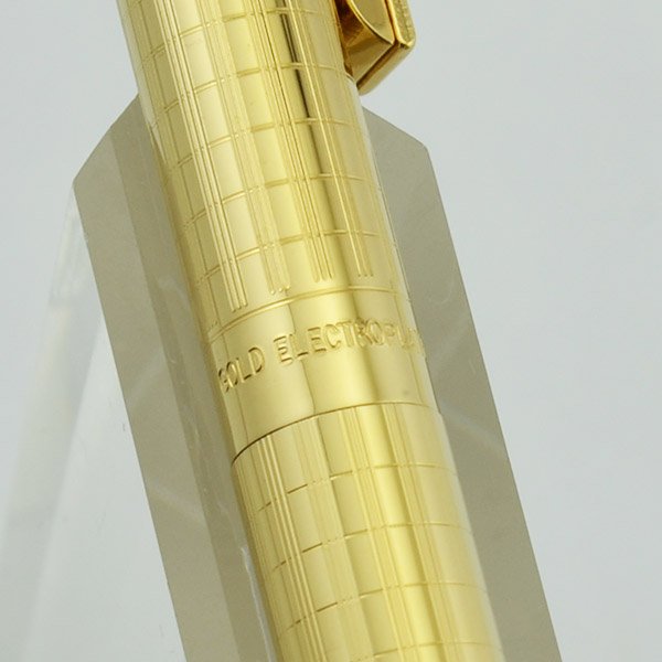 Sheaffer Targa 1007 Fountain Pen - Gold Plated Geometric, Various Steel  Nibs (New Old Stock) - Peyton Street Pens