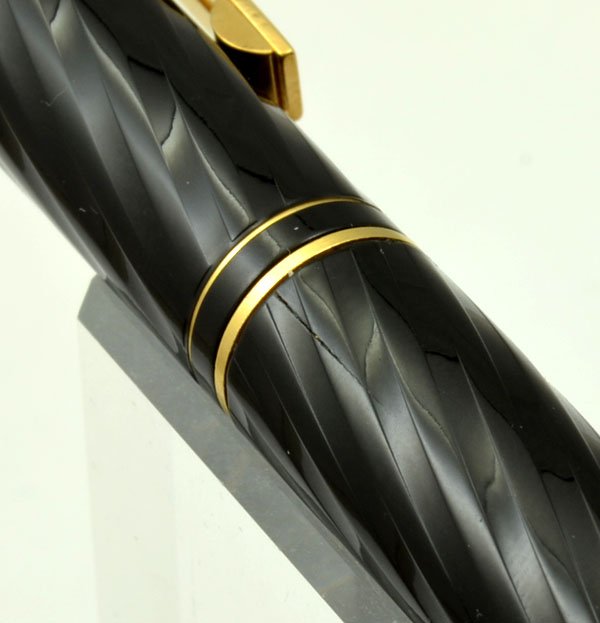 Sheaffer TARGA 1083 Fountain Pen - Laque Black Spiral, Fine