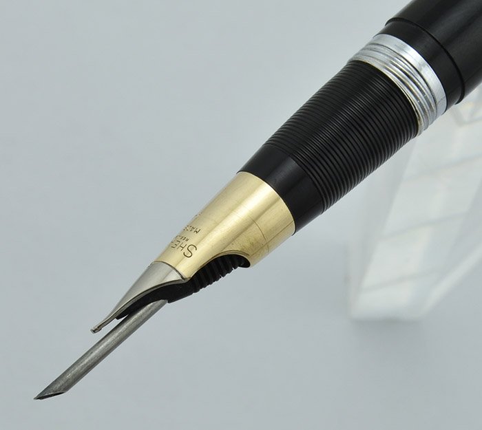 Sheaffer Valiant Snorkel (1950s) - Black, Medium Cursive Italic
