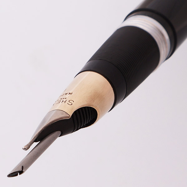 Sheaffer Valiant Snorkel (1950s) - Black w Gold Trim, 14k Medium