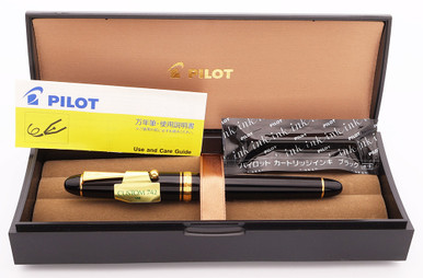 Pilot Namiki Custom 742 Fountain Pen (2001) - Black w/Gold Trim, C