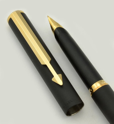 PARKER Arrow Clip 万年筆 14K X ゴールド Parker Arrow Fountain Pen - Black Matte w Gold Trim, Fine Nib (USA