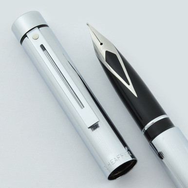 SHEAFFER 万年筆 TARGA 1001 XG Sheaffer TARGA 1000 Fountain Pen - Lined Chrome, Gold Trim, Medium