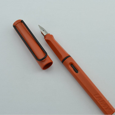 safari_red_blackclip1__80354.