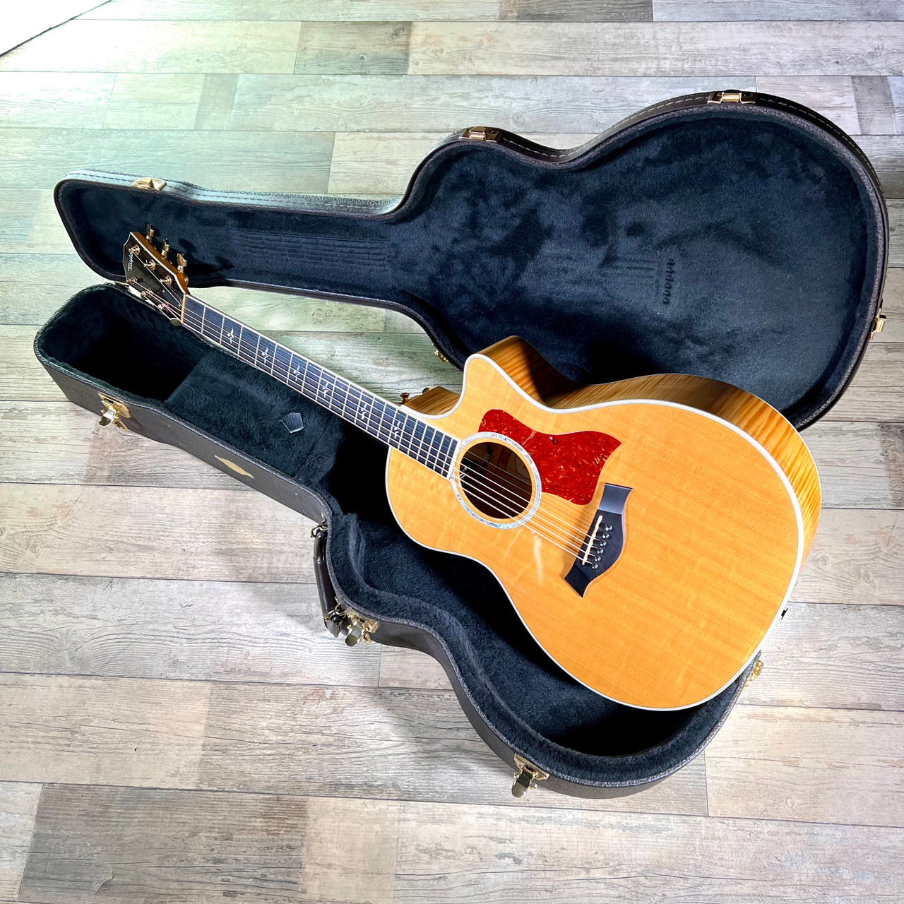 2005 Taylor 615CE -Grand Auditorium ES1.3 pickup