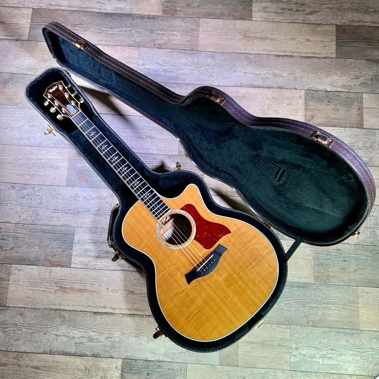 2005 Taylor 615CE -Grand Auditorium ES1.3 pickup