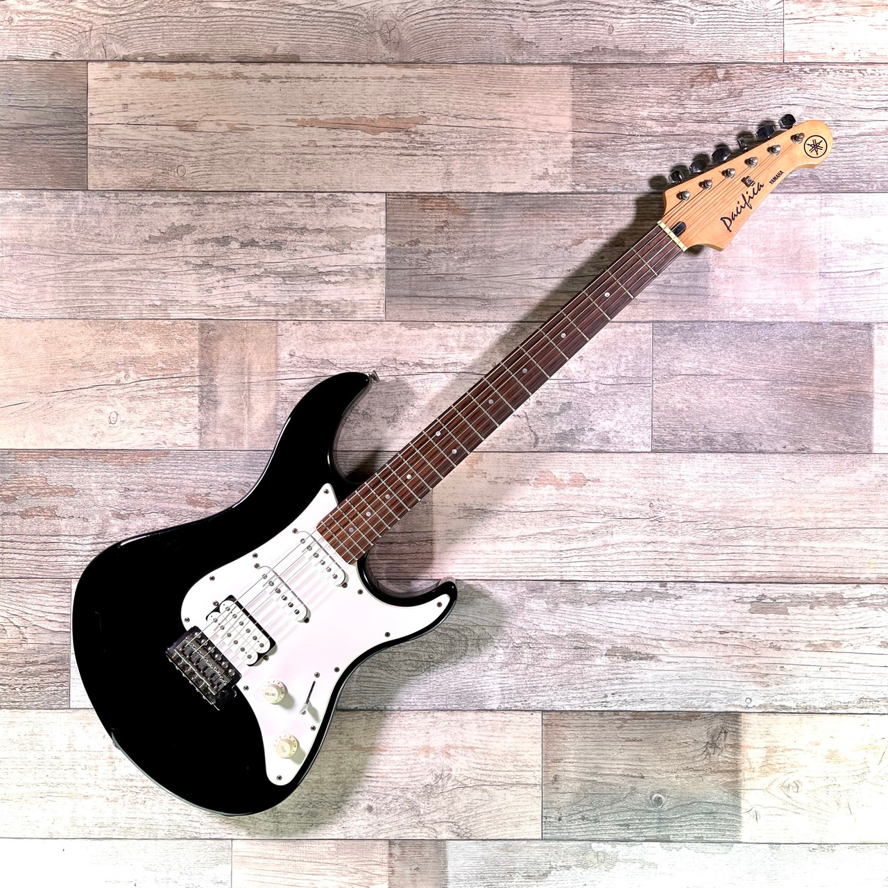 Preowned Yamaha Pacifica 012 HSS Electric Guitar - Black