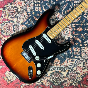 1995 US Fender Standard Stratocaster - 3 Tone Sunburst