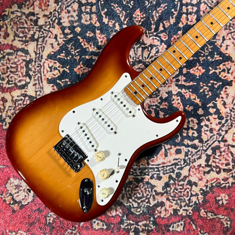 1983 Fender Standard Stratocaster - Sienna Sunburst