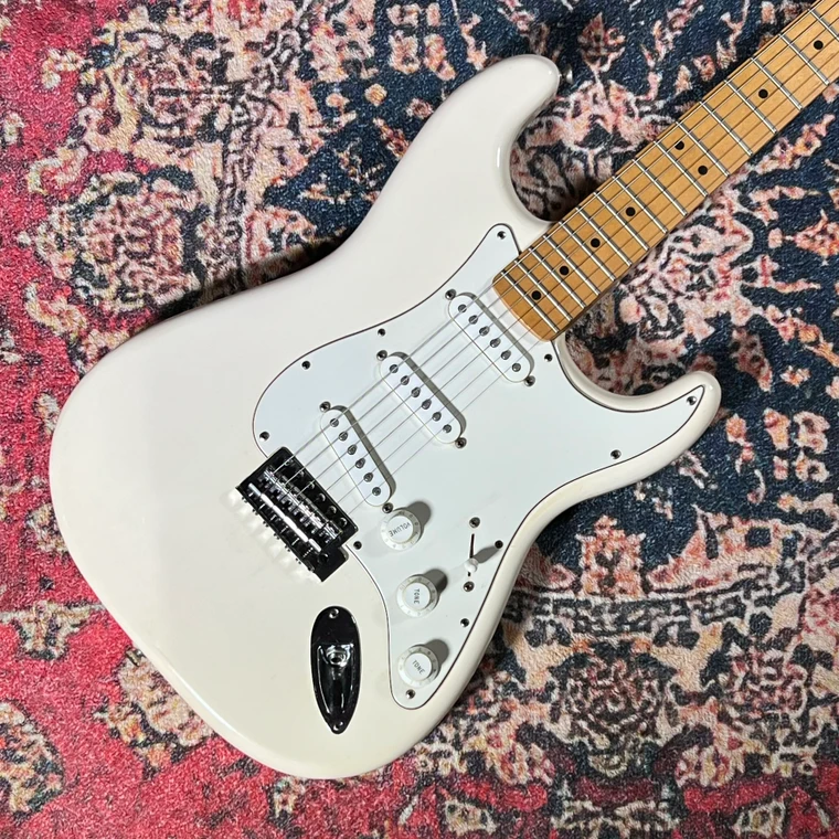2010 Fender Standard Stratocaster MIM - Arctic White