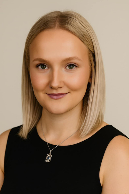 Cake Crumbs with Lianna Speers from LCS Creative