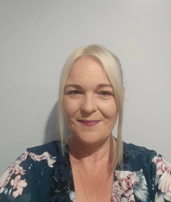 Cake Crumbs with Roxy Lothian from Roxy's Cakes & Fudge