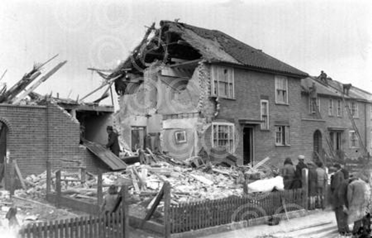 39368841-IMAGES OF NORWICH BOOK 2nd World War chapter