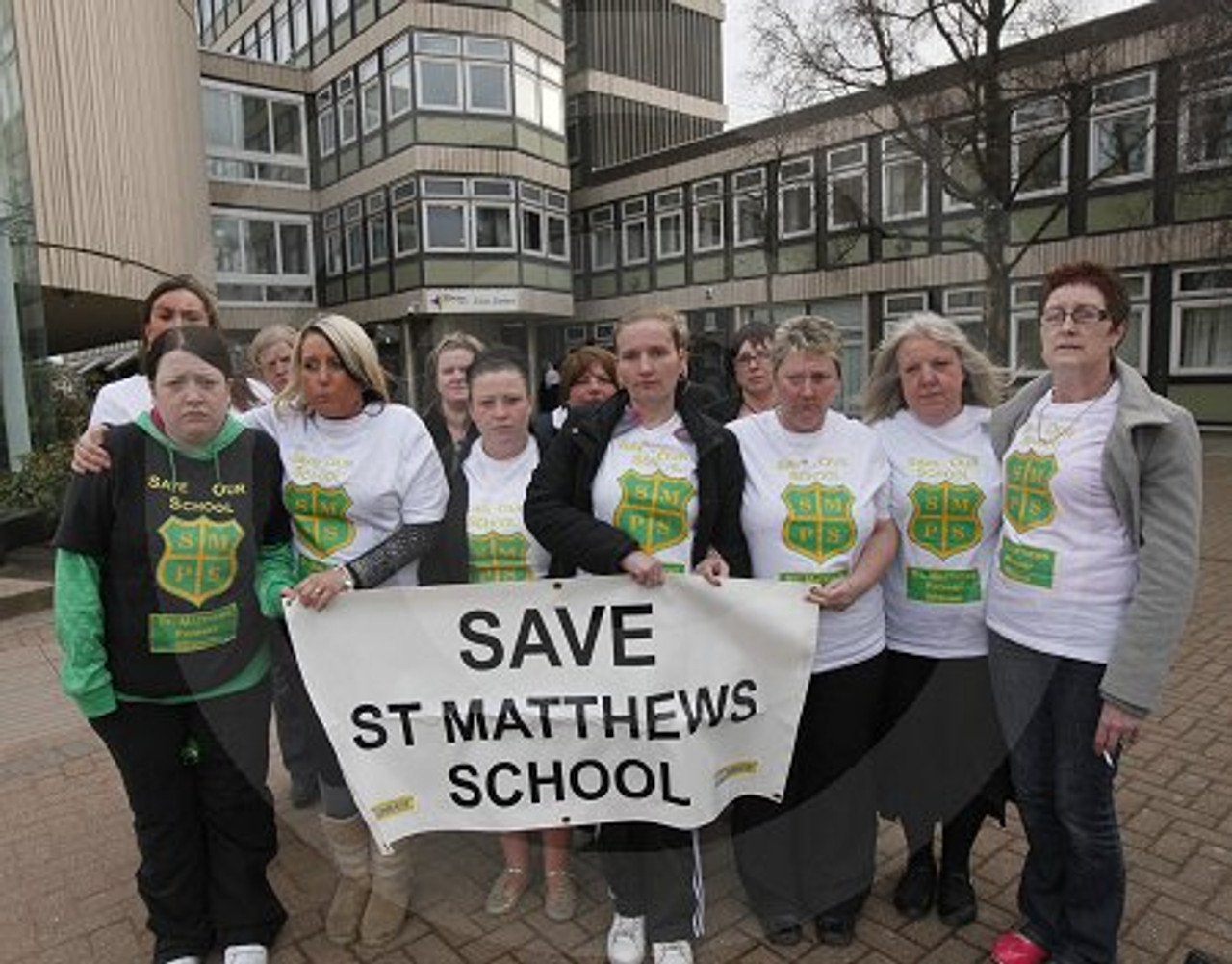 14404200 North Lanarkshire School Closures. Pictured are parents of pupils at St Matthews Primary School Wishaw outside North Lanarkshire Council HQ