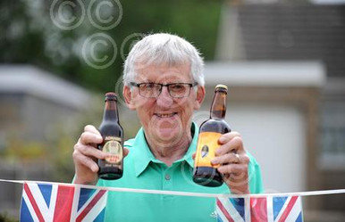 39460104-David Elvidge with the beers he still hasn t drunk from the ...