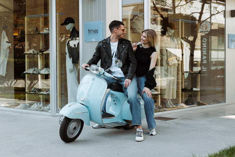 Outfit Estate 2025 Donna: 5 Tendenze da non perderti a Lignano Sabbiadoro