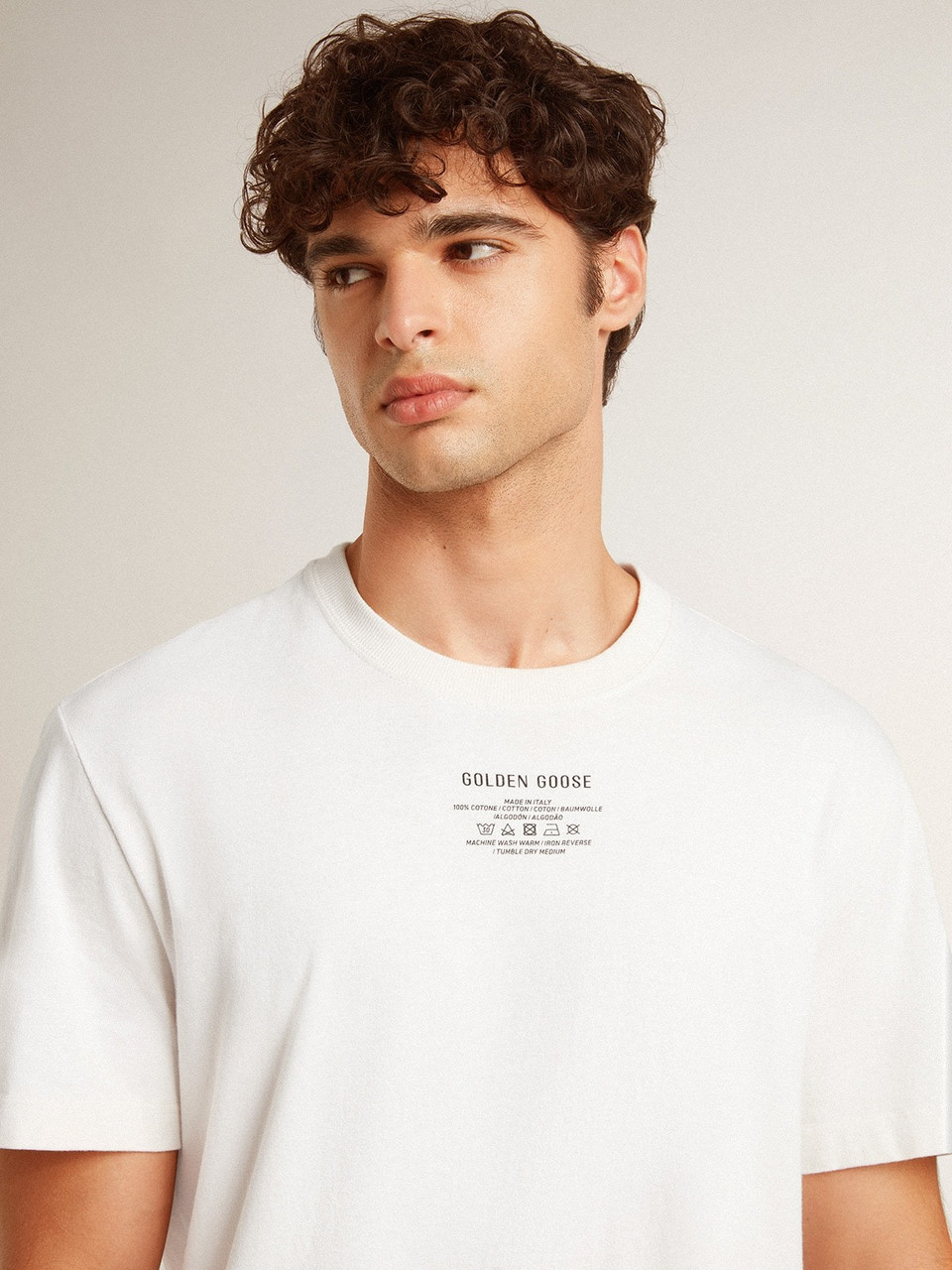 Golden Goose - T-shirt da uomo in cotone di colore bianco vissuto con  scritta nera - TIMES S.A.S. di Dal Mas Vito \u0026 C