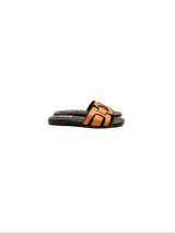 Bibi Lou - Sandalo flat in pelle arancio con rifiniture cioccolato