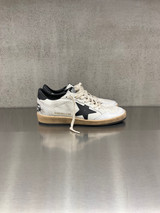 Golden Goose - Ball Star uomo in pelle bianca con stella e talloncino in pelle nera