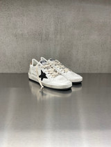 Golden Goose - Ball Star donna in pelle bianca con stella  glitterata nera e talloncino glitterato oro