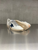 Golden Goose - Ball Star uomo con stella in camoscio blu e scritta arancione