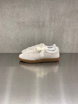 Alohas -  Sneakers 490 in pelle crema e uncinetto