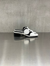 Bibi Lou - Ciabatta con tacco e fascia a cerchi in pelle bianca