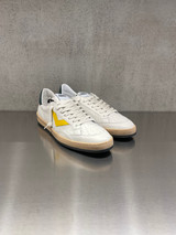 4B12 - Sneakers PLAY.NEW - U1002 in pelle bianca con talloncino verde e logo giallo