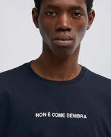 Aspesi - T-shirt uomo  in jersey di cotone con stampa -Non è come sembra-