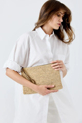 Ibeliv - Pochette Ampy in rafia tea