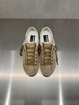 Golden Goose - Super-Star donna in suede tabacco con stella traforata e talloncino in pelle crema