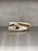 Golden Goose - Mid Star donna in suede perla con stella in pelle burgundy e inserti con ricami e perle