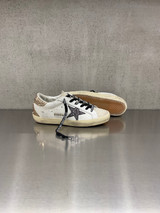 Golden Goose - Super-Star donna in pelle bianca con stella in glitter antracite e talloncino in glitter oro