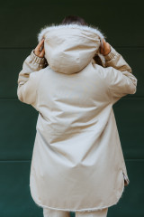 Bully - Parka con coulisse in vita reversibile sabbia ed eco pelliccia ecrù