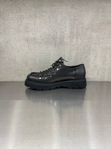 Pawelk's - Stringata in pelle con allacciatura stile trekking nera