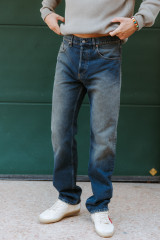 Golden Goose - Jeans loose dal lavaggio medio di colore blu ingallitto