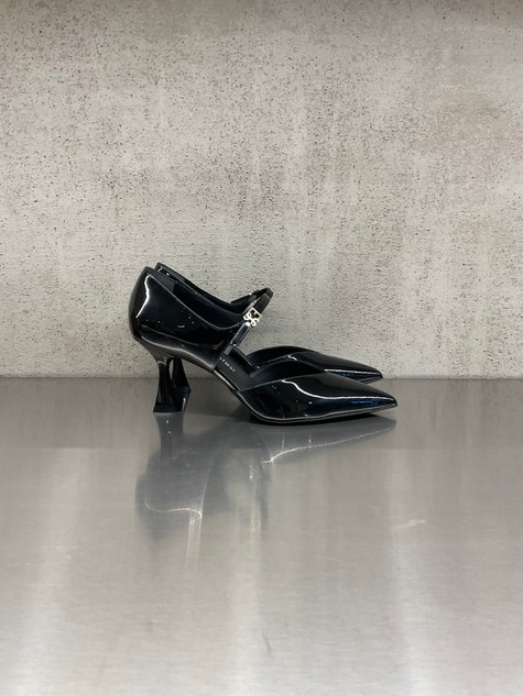 Sergio Levantesi - Dècolletè Jena in pelle verniciata nera con scollo a cuore