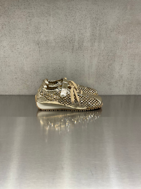 Loafer - Sneakers traforata in pelle e cristalli con punta squadrata oro