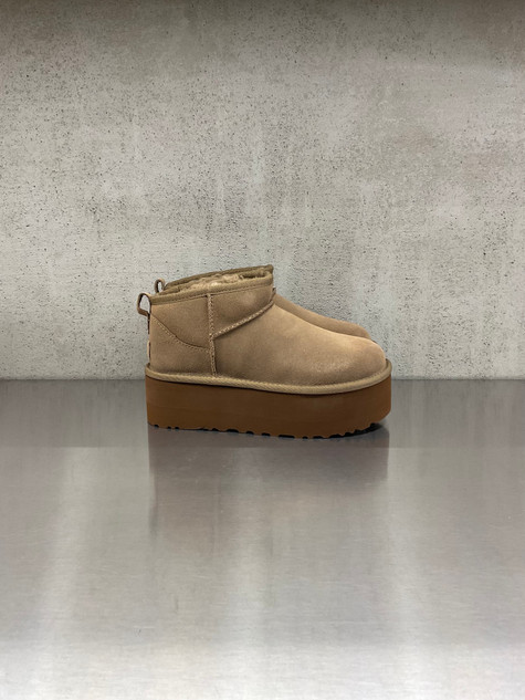 UGG - Boot Classic Ultra Mini Platform bronzo chiaro - light bronze - LBNZ