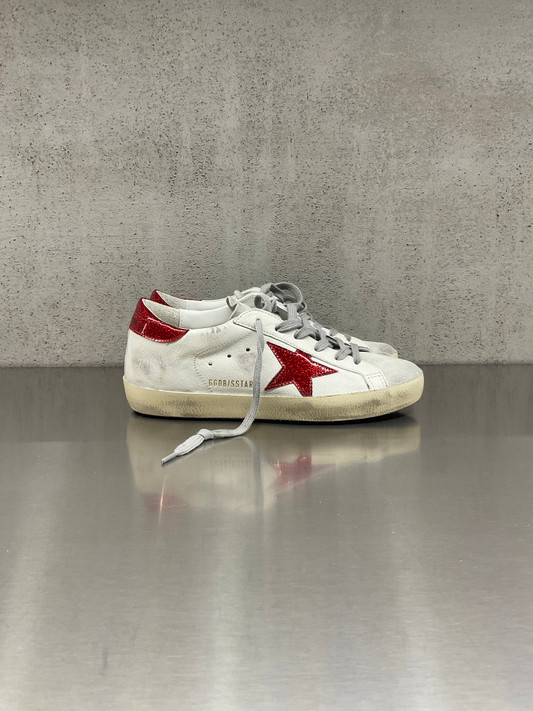 Golden Goose - Super-Star donna in pelle bianca con stella e talloncino glitter rosso