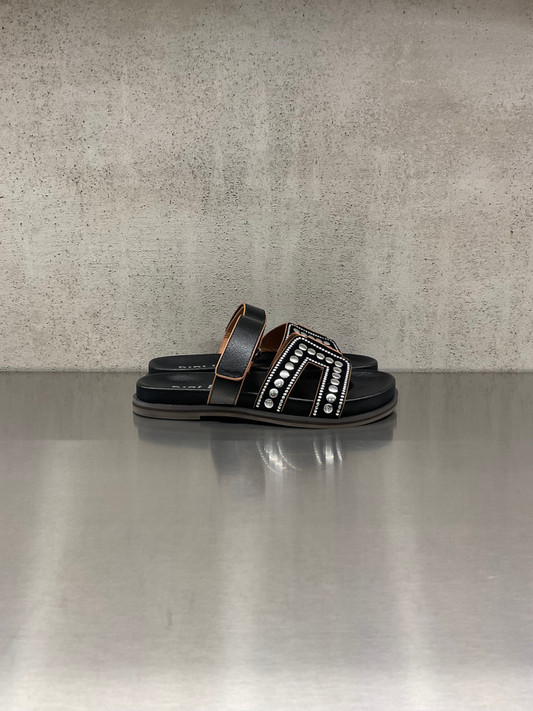 Bibi Lou - Sandalo basso Mindy in pelle nera con borchie