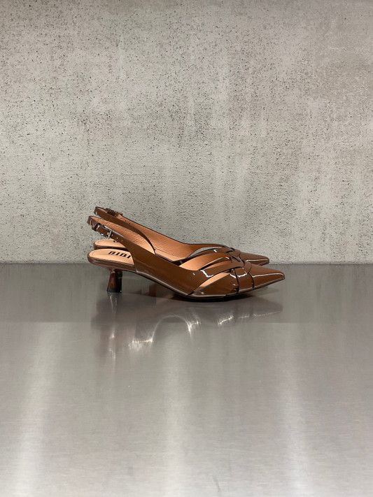 Bibi Lou - Chanel Nolia in pelle lucida marrone