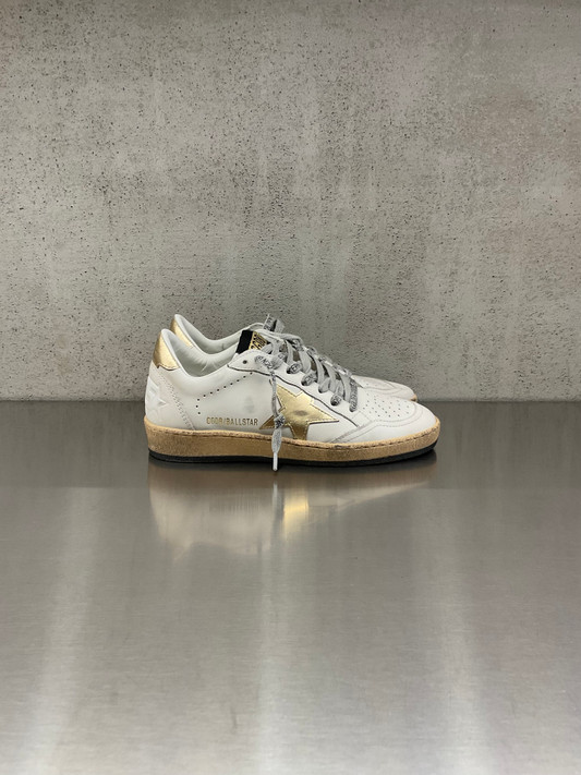 Golden Goose - Ball Star donna in pelle bianca con stella e talloncino oro
