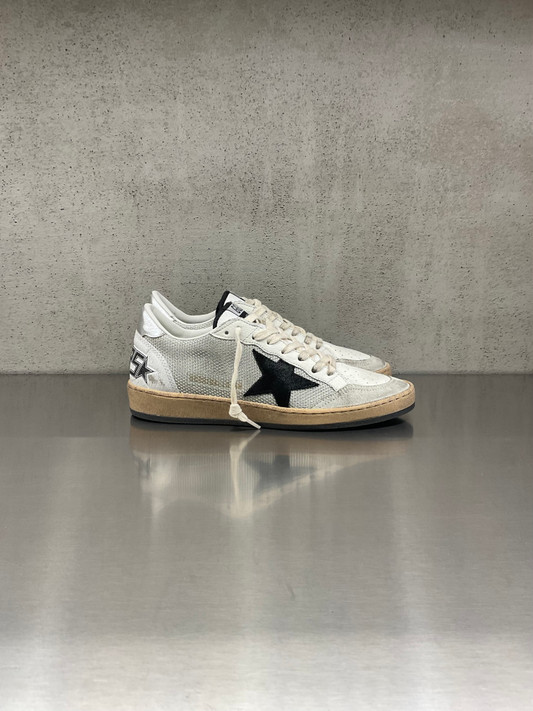 Golden Goose - Ball Star uomo in pelle e rete bianca con stella nera e talloncino argento