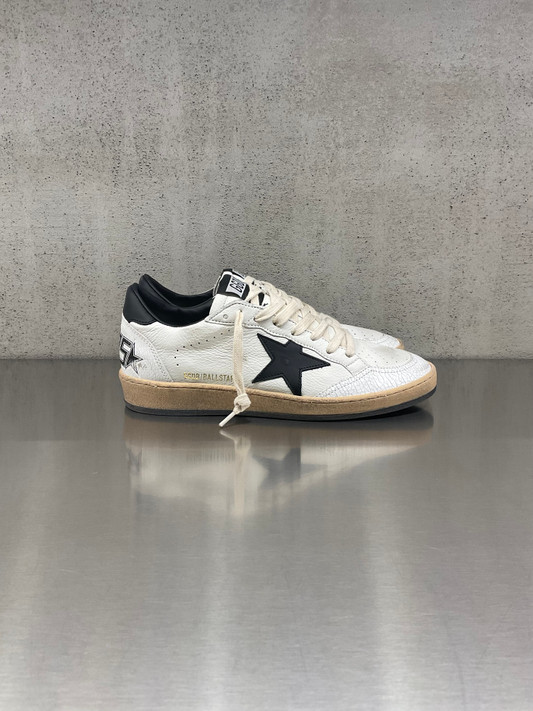Golden Goose - Ball Star donna in nappa con stella nera e talloncino nero