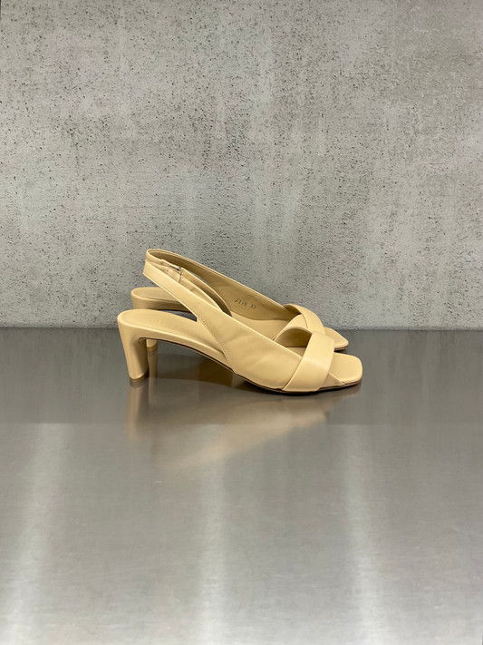 Roberto Del Carlo - Sandalo in pelle verniciata beige con fasce incrociate