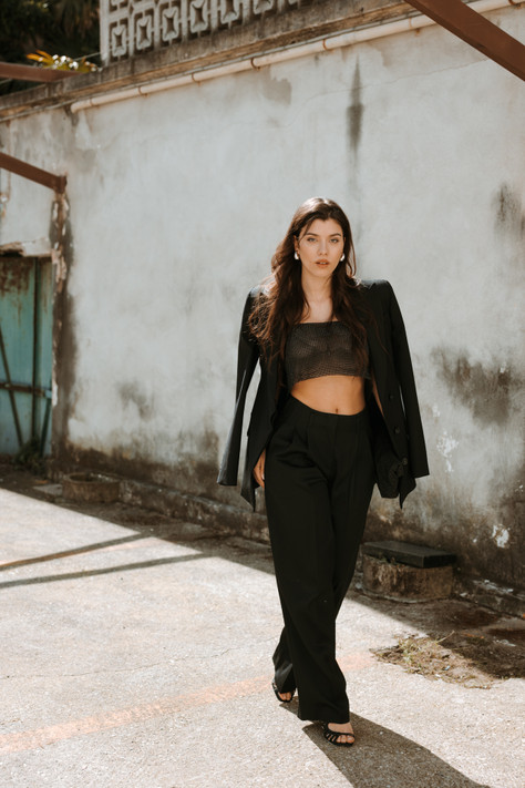 Twenty Fourhaitch - Top crop New Cetus nero in maglia strass dunham