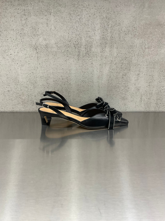 Chantal - Chanel in pelle nera con fiocco