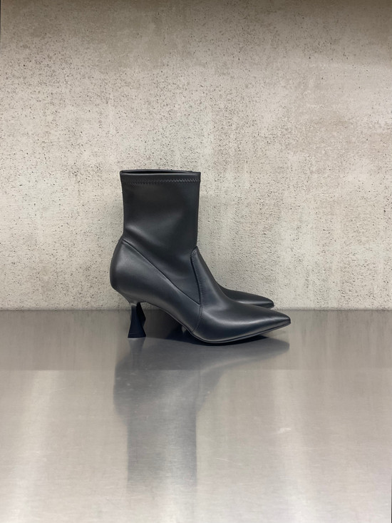 Sergio Levantesi - Tronchetto Janet in pelle nera